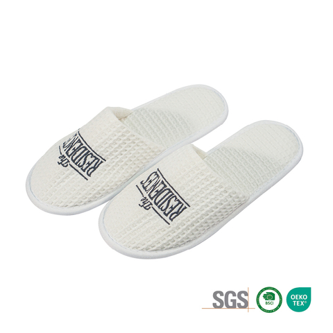 Custom Embroidered Logo White Waffle Closed‑Toe Hotel Slippers Supplier